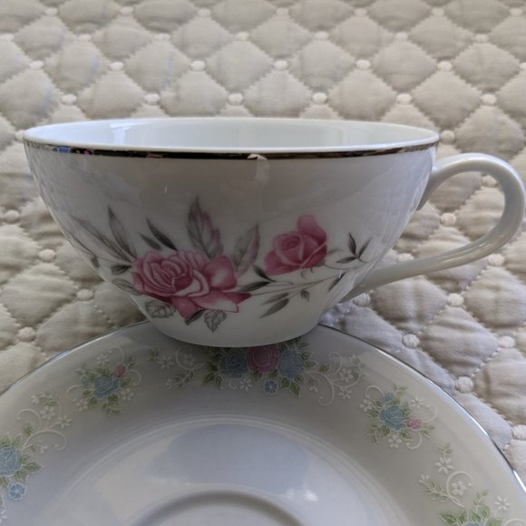 Vintage Floral Mismatched Fine China Tea Party Serving 3 Piece Set - Picture 8 of 12